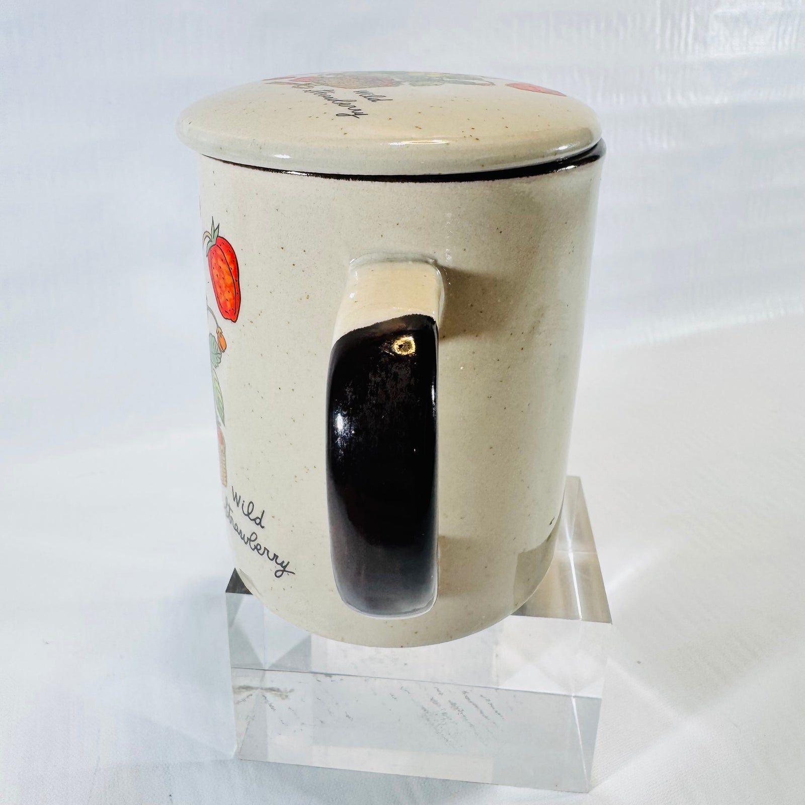 Interpur Wild Strawberry Lidded Stoneware Mug 1970s Made in Korea
