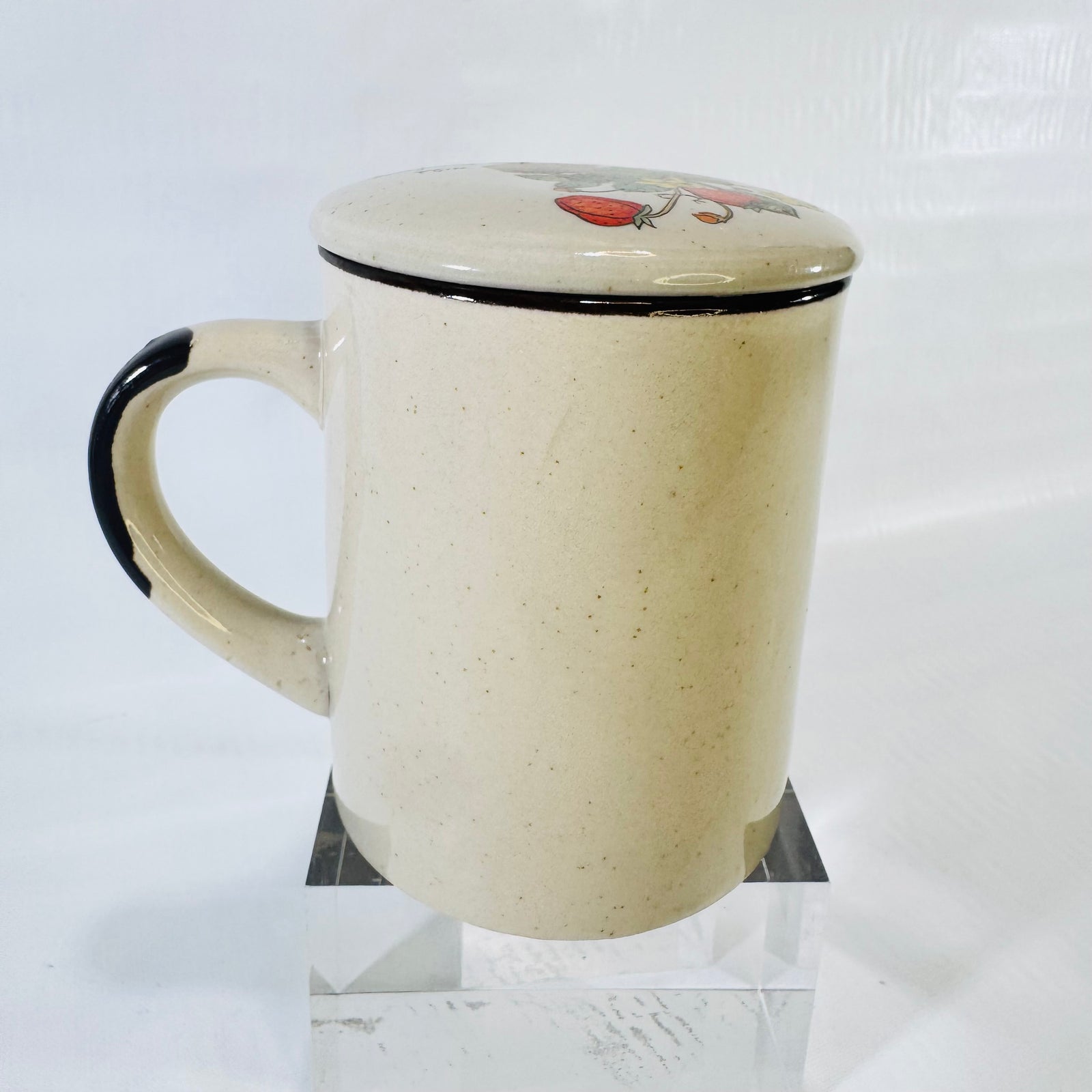 Interpur Wild Strawberry Lidded Stoneware Mug 1970s Made in Korea