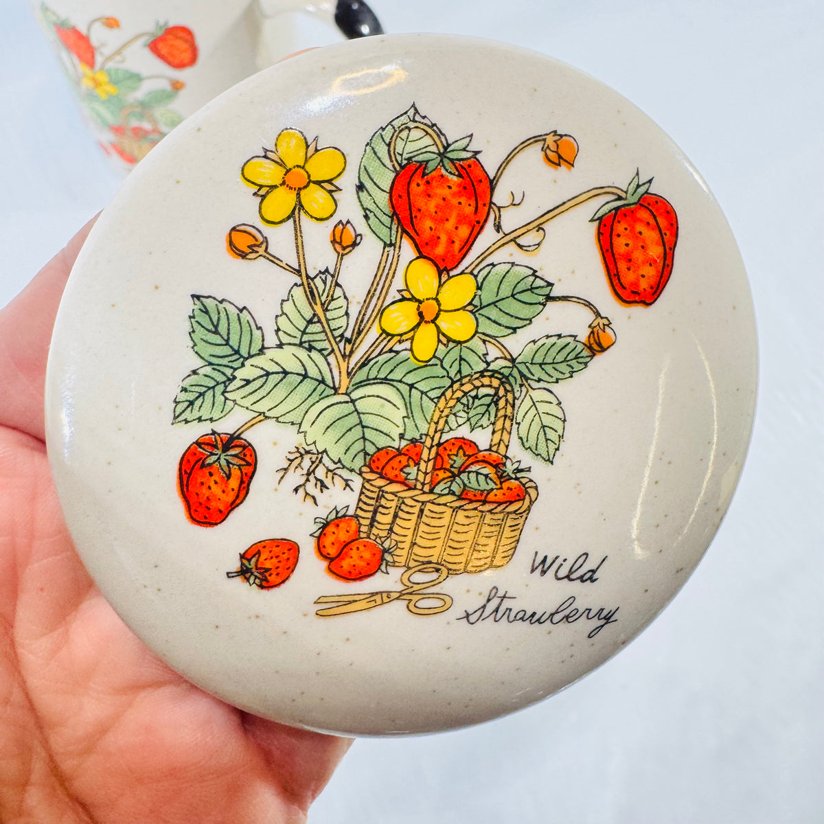 Interpur Wild Strawberry Lidded Stoneware Mug 1970s Made in Korea