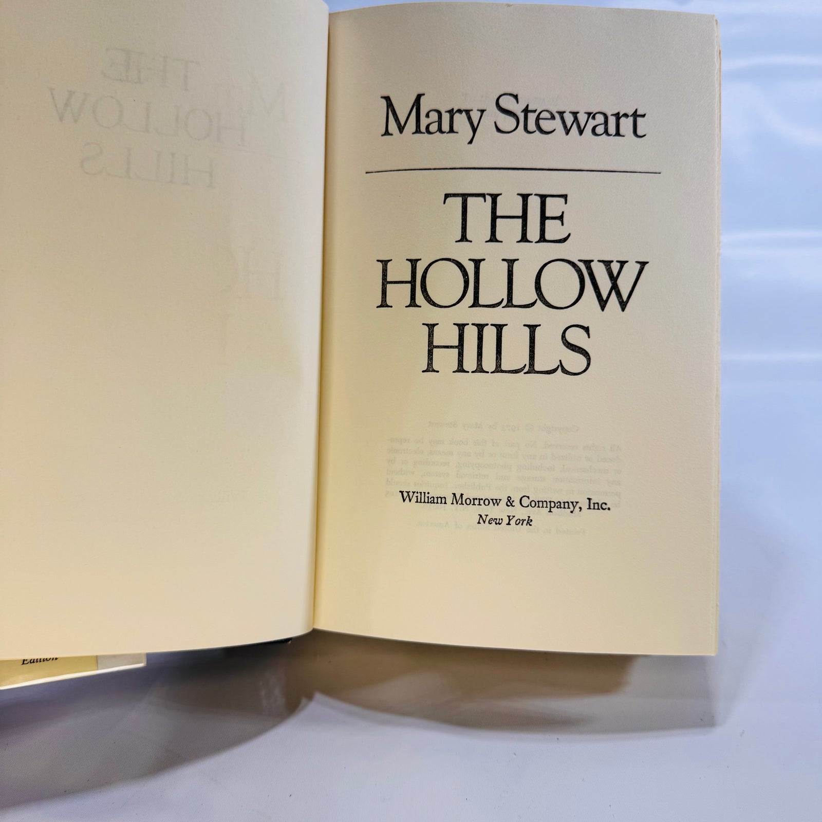 The Hollow HIls by Mary Stwart 1973 William Morrlow & Company Inc.