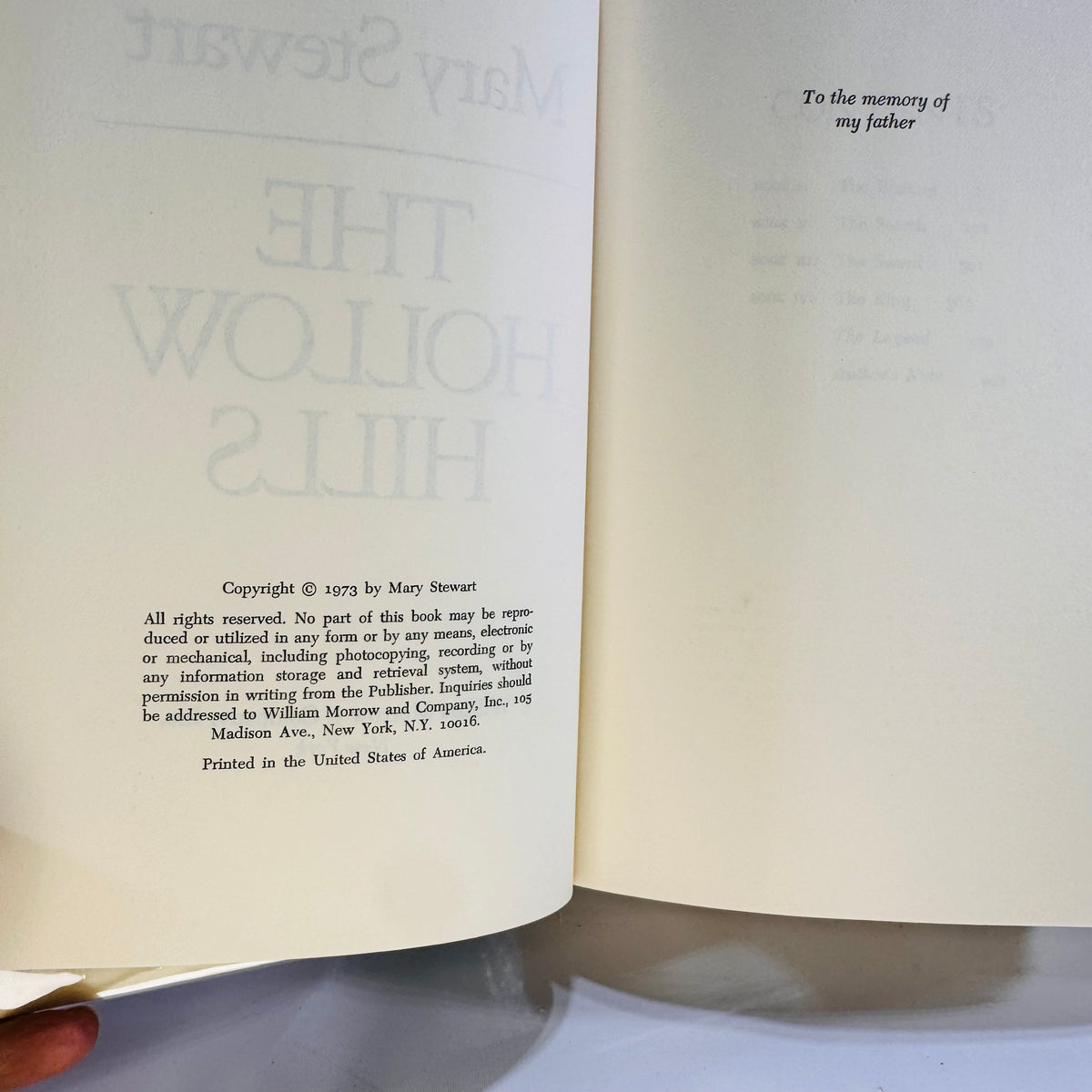 The Hollow HIls by Mary Stwart 1973 William Morrlow & Company Inc.