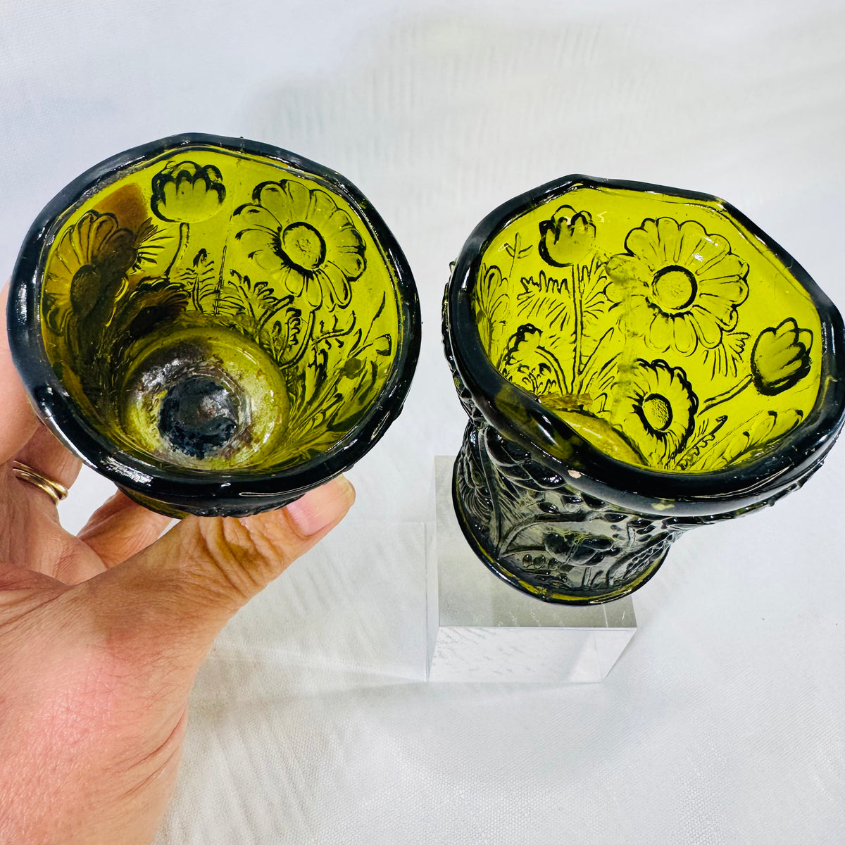 HOMCO Green Daisy Glass Peg Votive Candle Holders 1970s Pair
