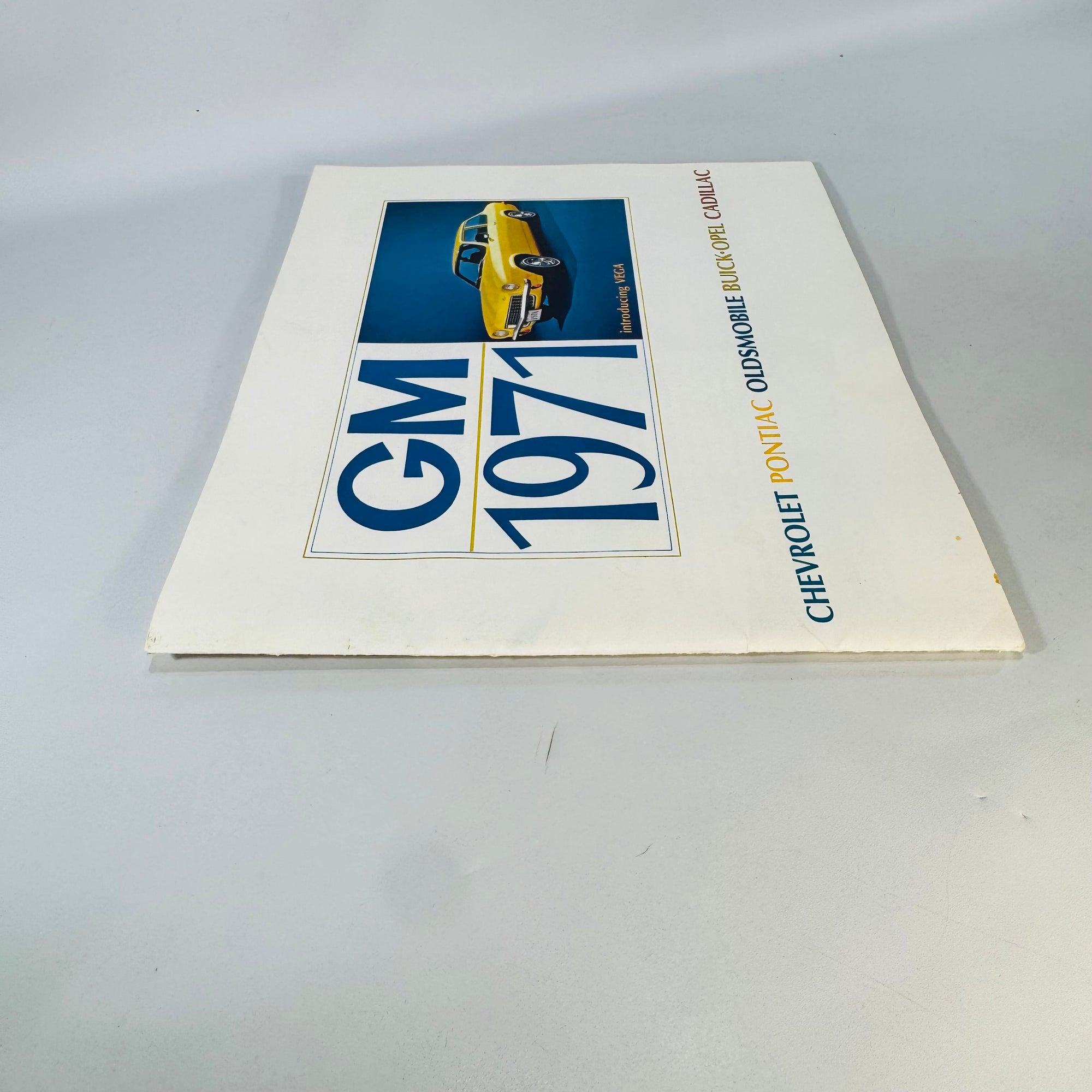 GM 1971 Passenger Cars | Vintage Auto Brochure - Reading Vintage