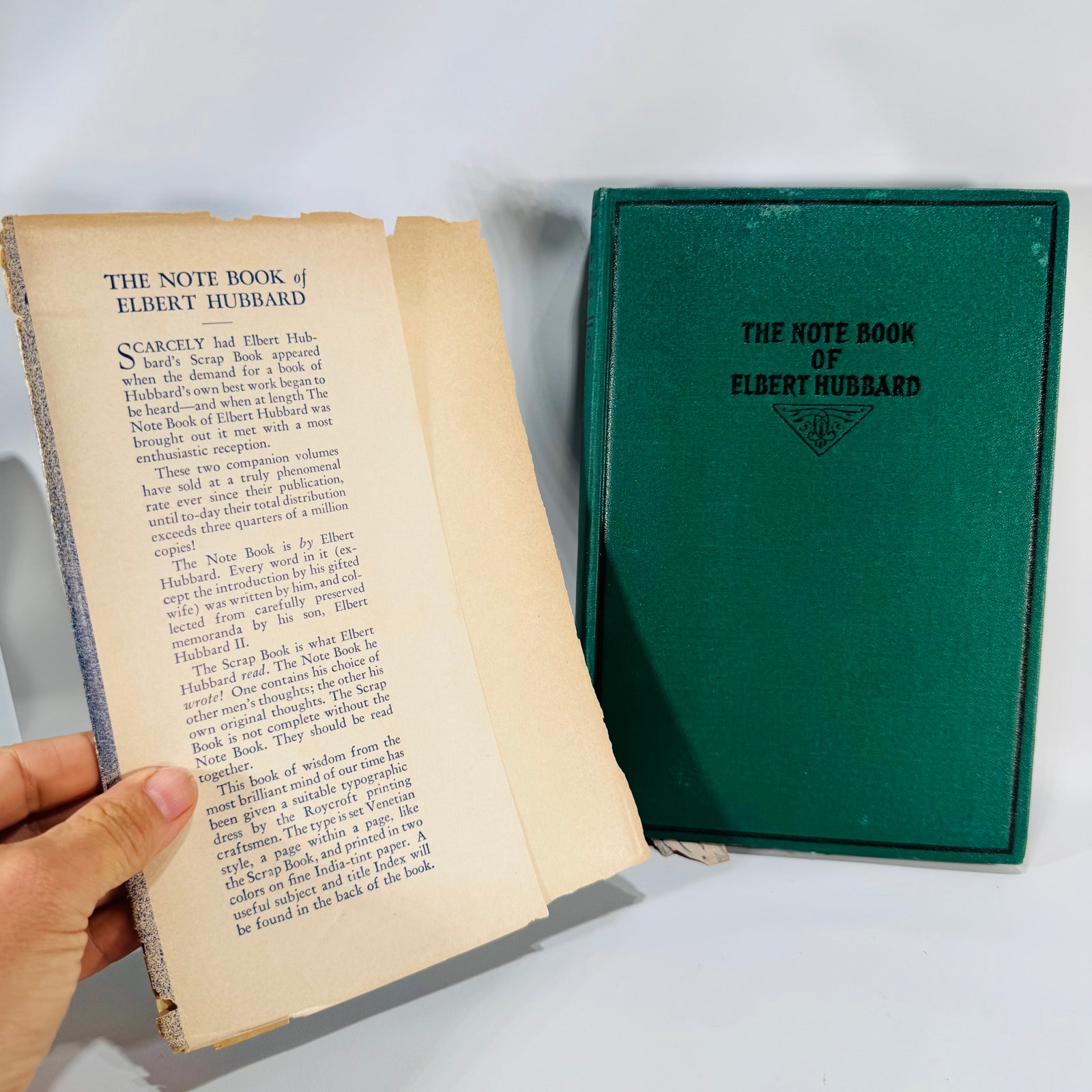 Arts & Crafts Essays — The Note Book of Elbert Hubbard (1927) — Wm. H. Wise & Co. | Decorative Plates, Aphorisms, Arts & Crafts