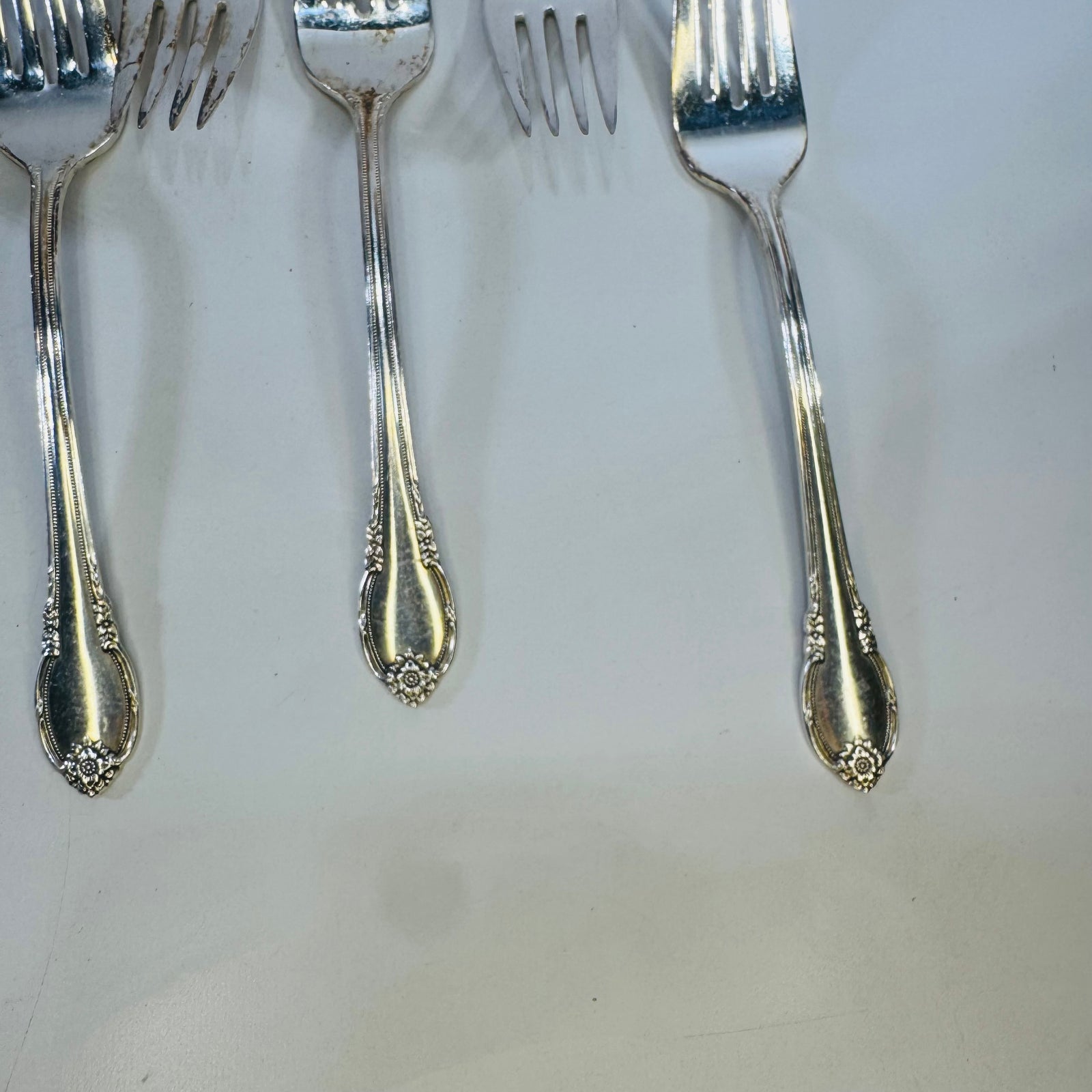 1847 Rogers Bros Remembrance Luncheon Forks | Set of 8 Silverplate Flatware