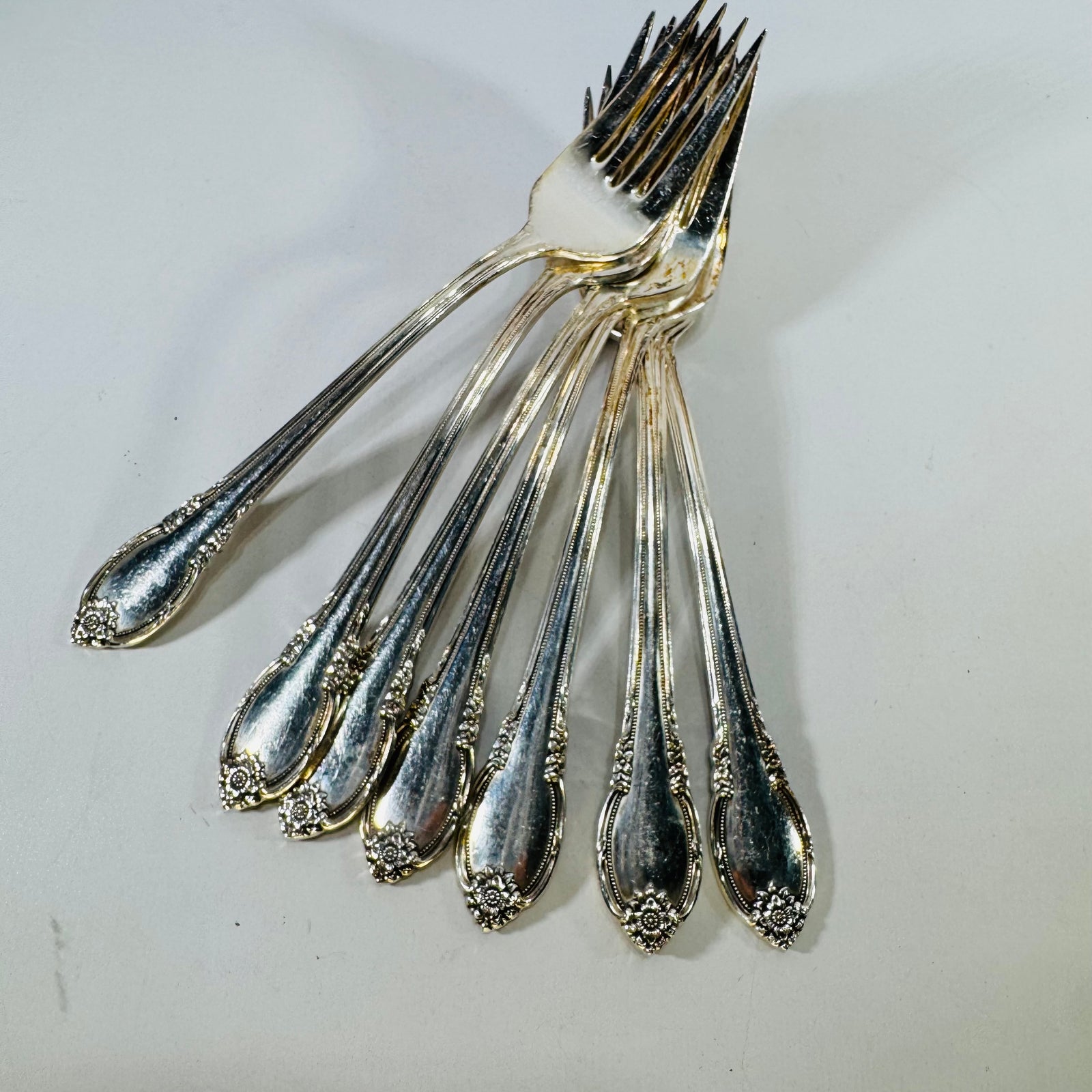 1847 Rogers Bros Remembrance Luncheon Forks | Set of 8 Silverplate Flatware