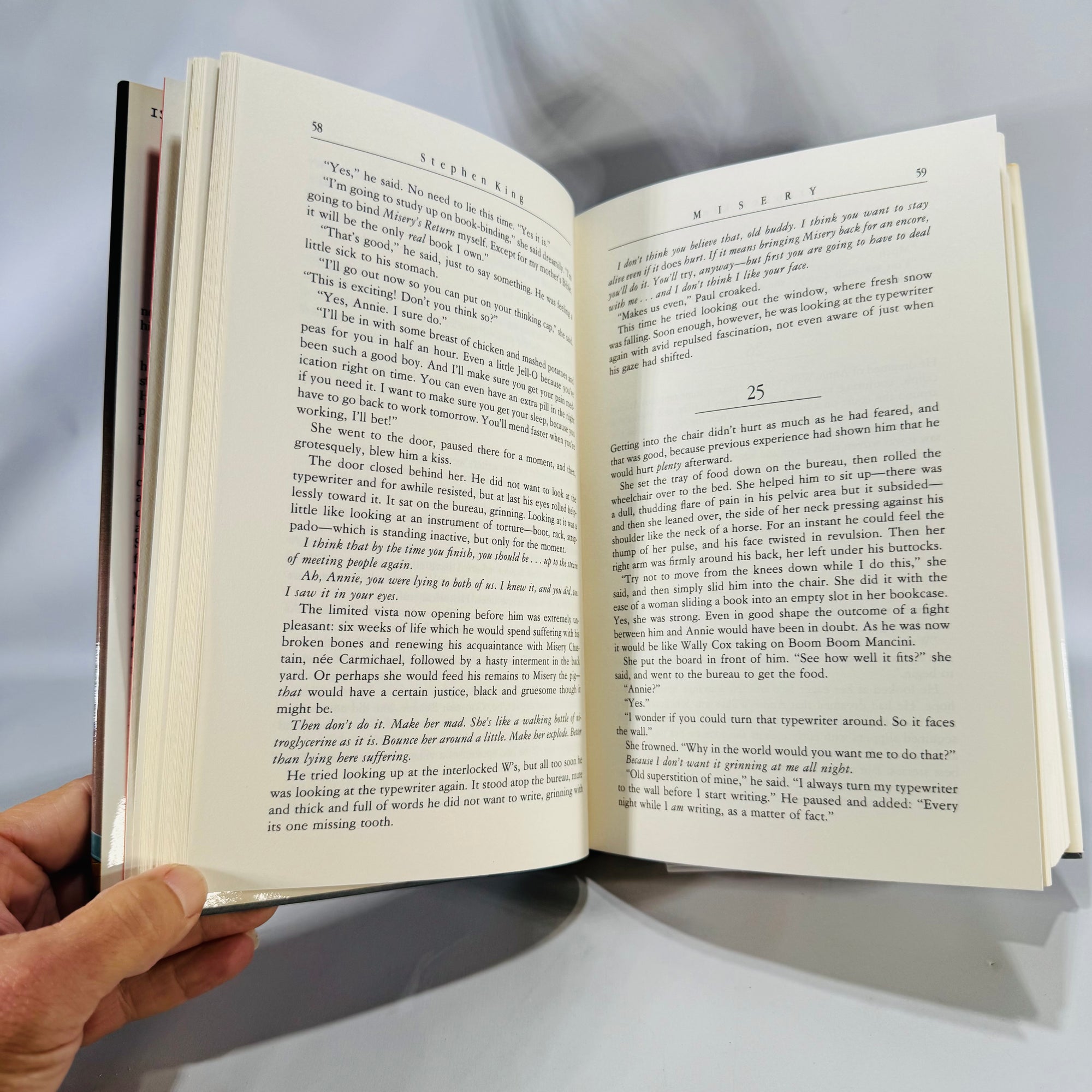 Horror Fiction Classic — Misery (1987) — Stephen King | Price-intact DJ, Psychological Thriller