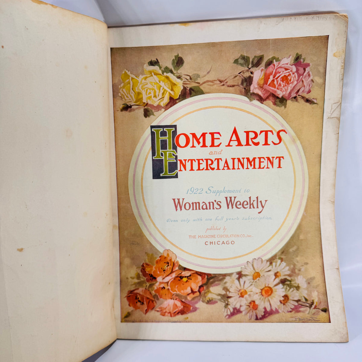 Home Arts and Entertainment: A Supplement to Woman's Weekly (1922) – Oversized Softcover