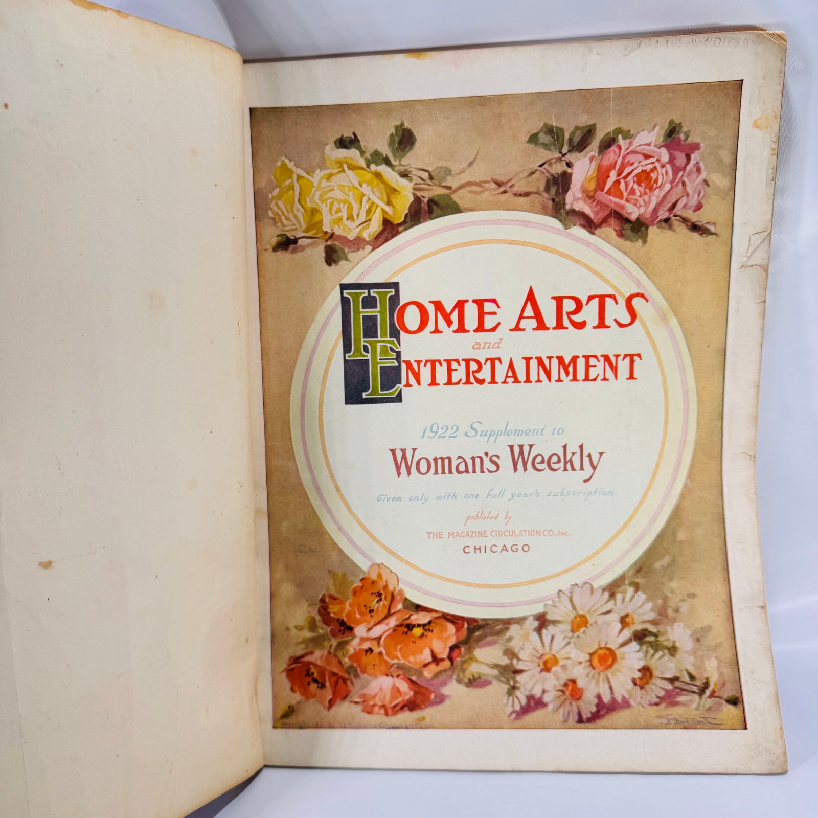 Home Arts and Entertainment: A Supplement to Woman's Weekly (1922) – Oversized Softcover