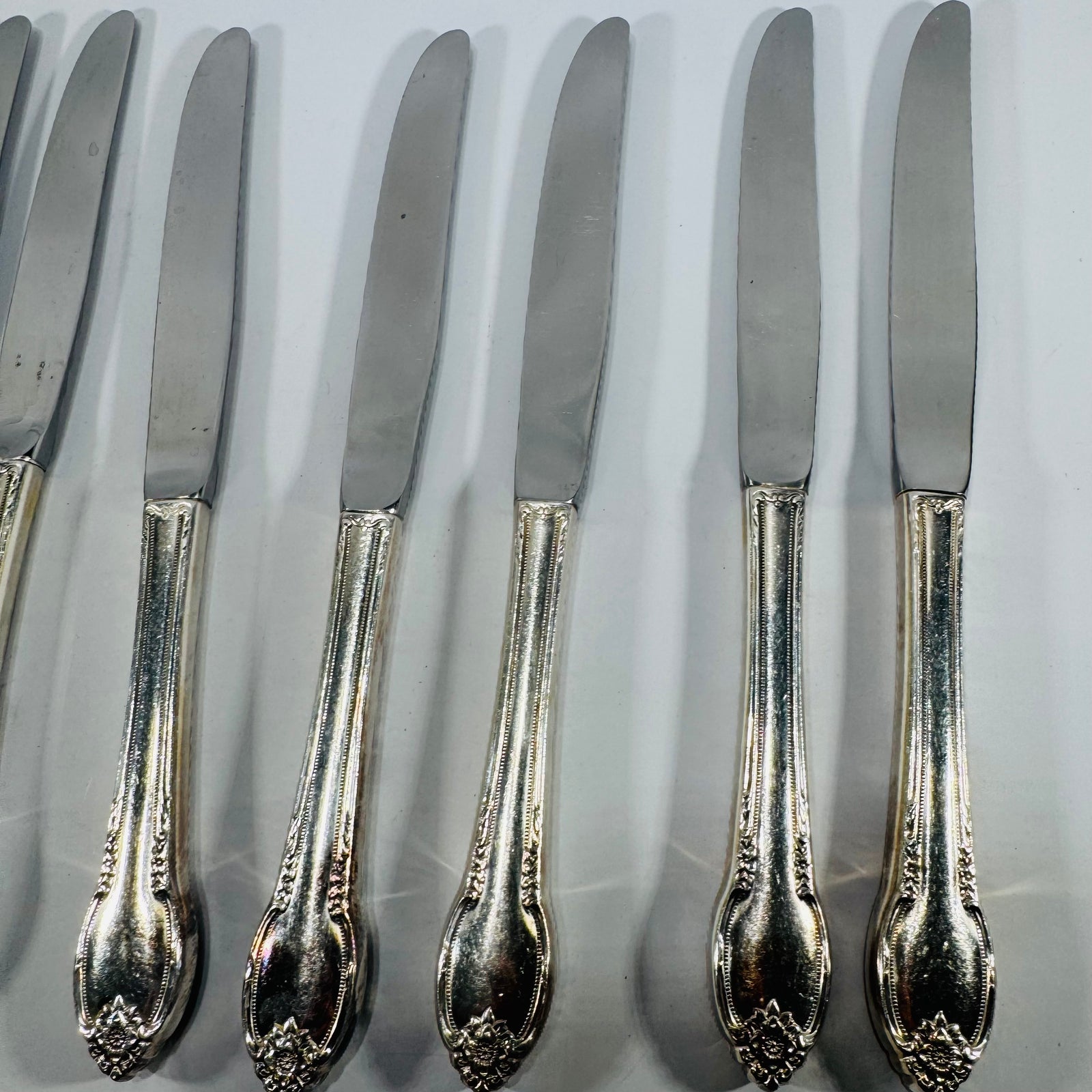 1847 Rogers Bros Remembrance Silverplate Knives Set of 8 Vintage 1948 Floral Flatware
