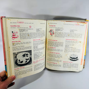 Betty Crocker's New Picture Cook Book McGraw-Hill | 1961 | First Edition Hardcover