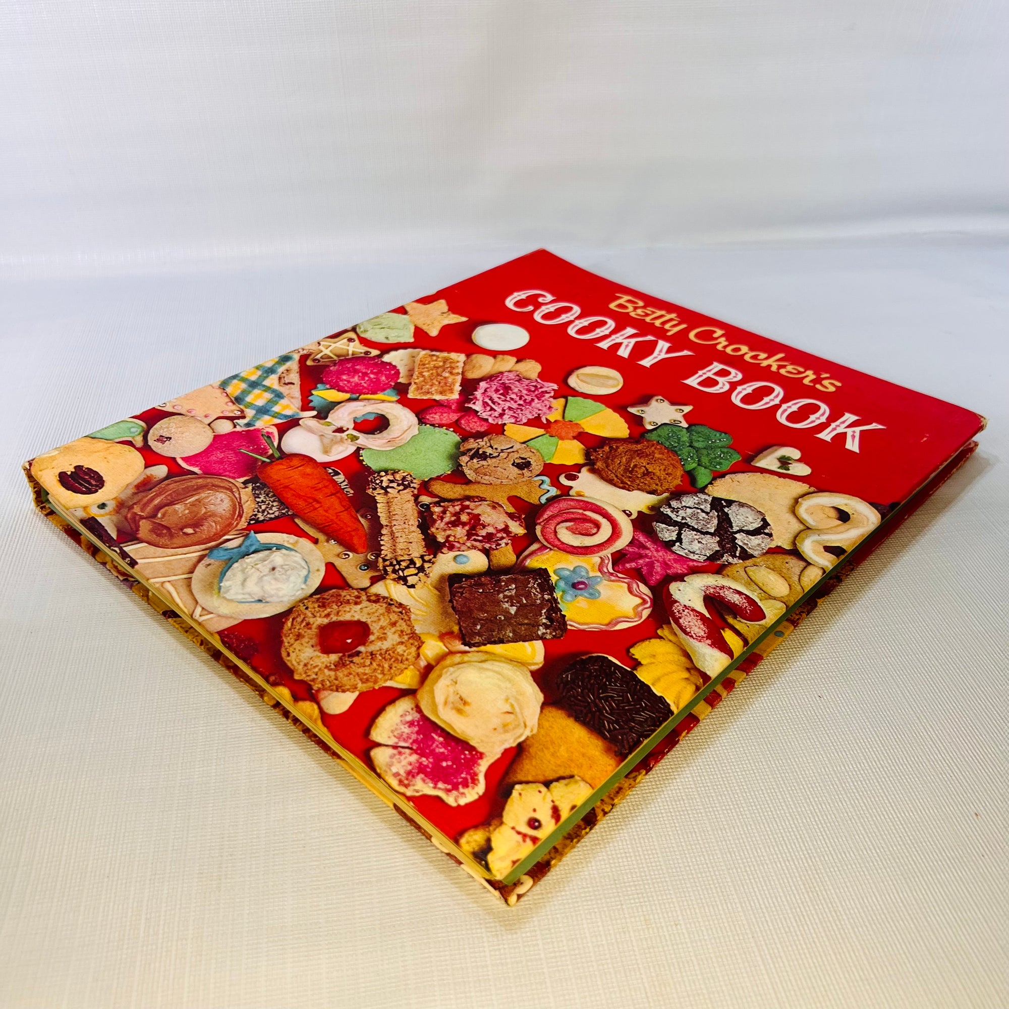 Betty Crocker's Cooky Book illustrations by Eric Mulvany 1963 General Mills Inc
