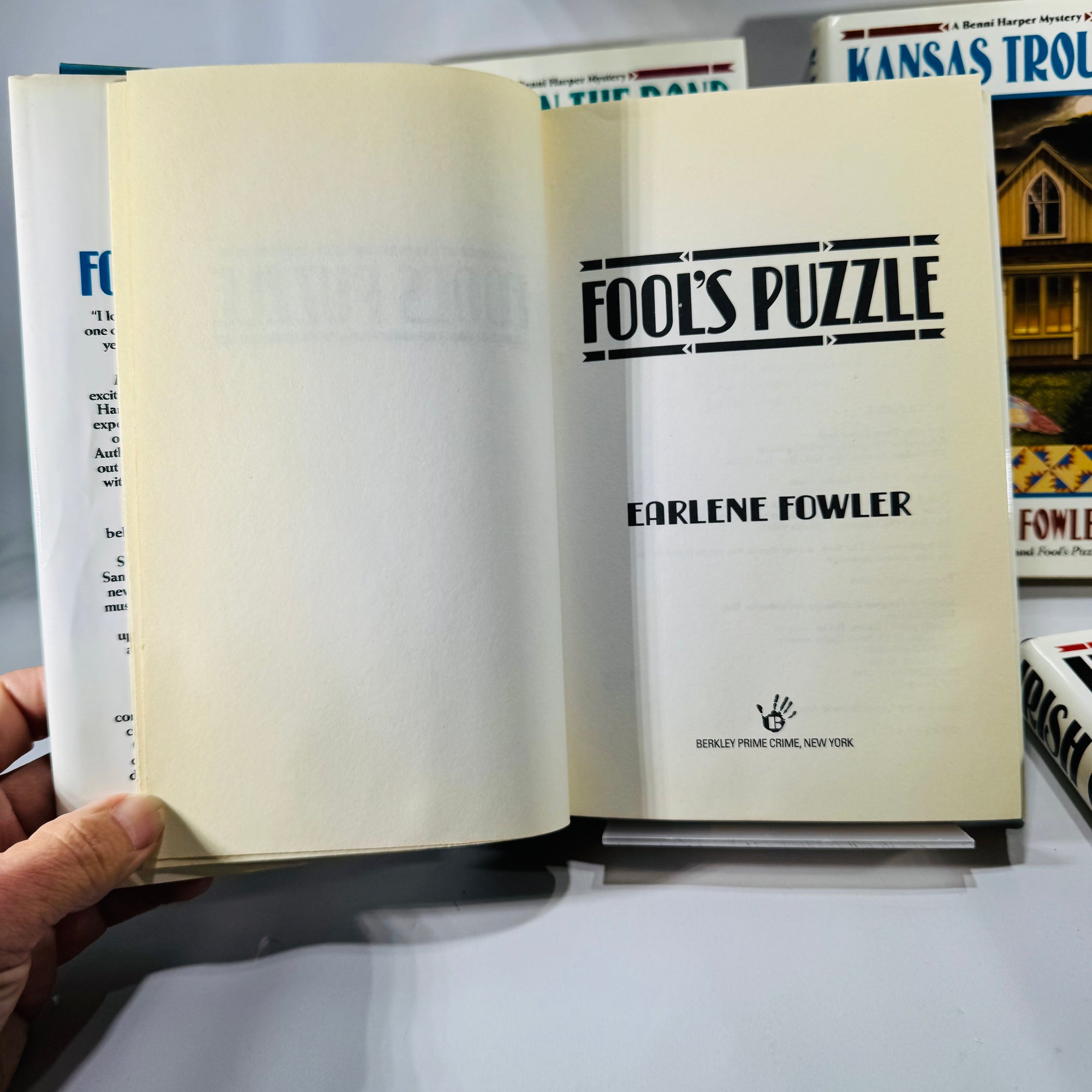 Benni Harper Cozy Mystery Set (1994–1997) — Earlene Fowler | 4 First Editions, Quilt-Themed, Cozy Mystery