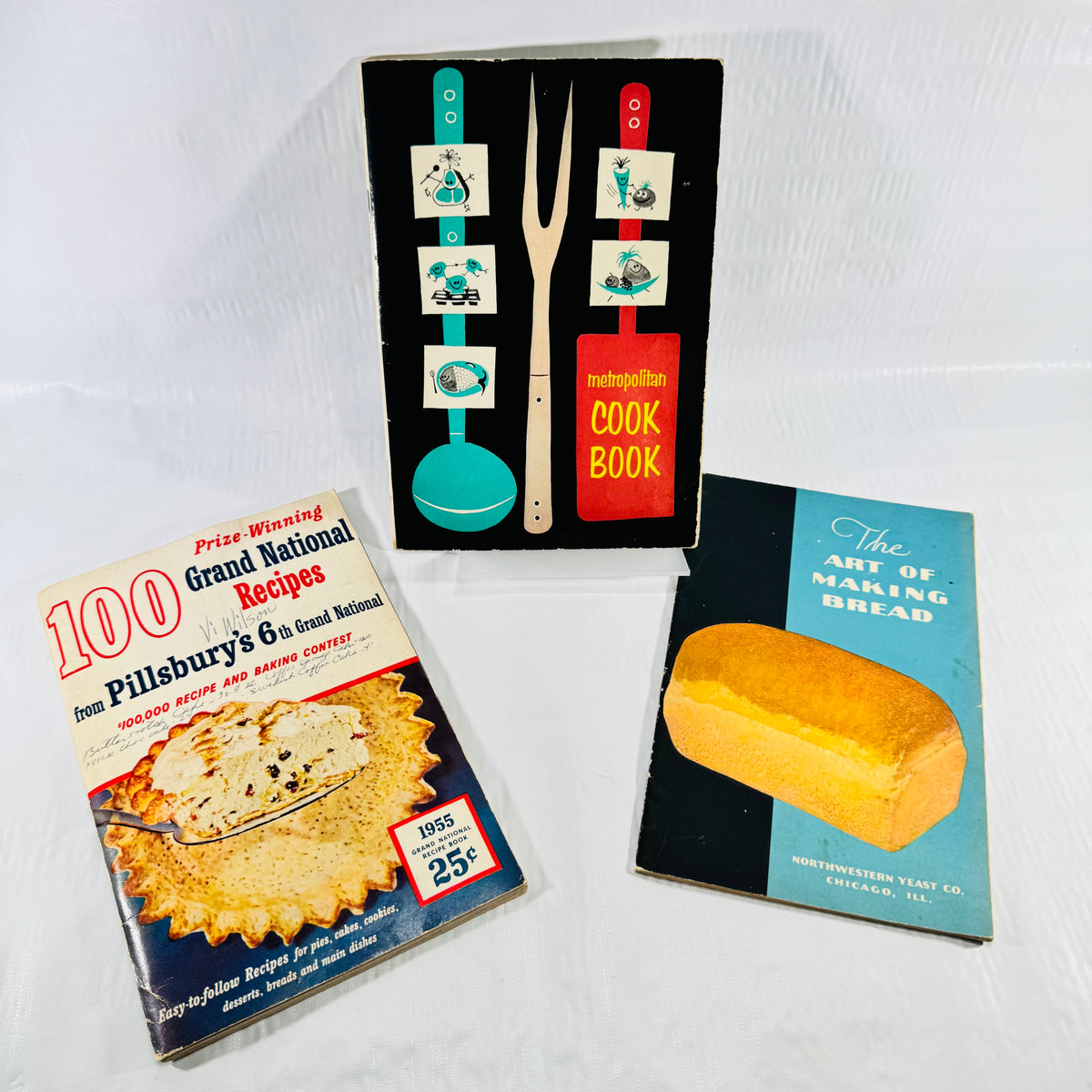 Metropolitan Cook Book 1955 Recipe Pamphlet Bundle with Pillsbury and Art of Making Bread