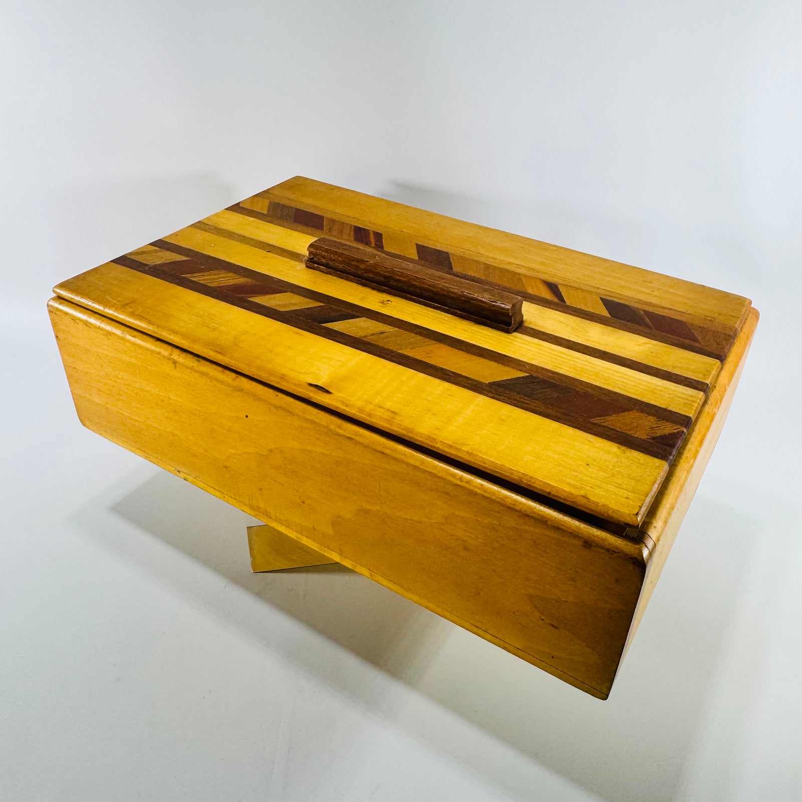 Geometric Marquetry Wood Box Late 20th Century with Chevron Inlay Lid
