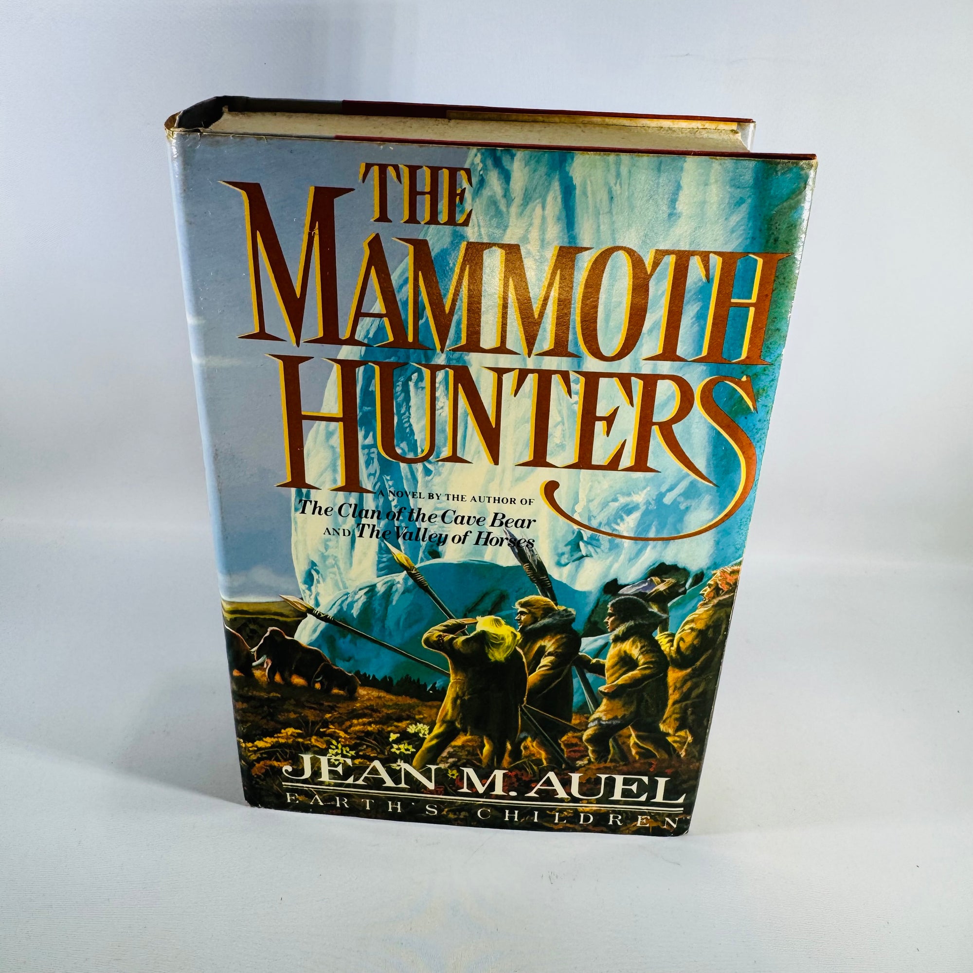 The Mammoth Hunters Jean M. Auel 1985 Hardcover - Reading Vintage