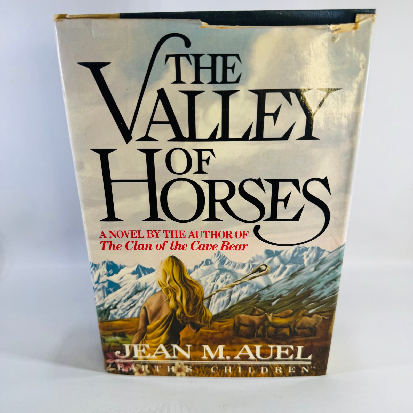 The Valley of Horses Auel 1982 First Edition