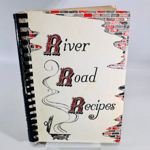 River Road Recipes Vintage Louisiana Cookbook Junior League Baton Rouge Plasitc Comb