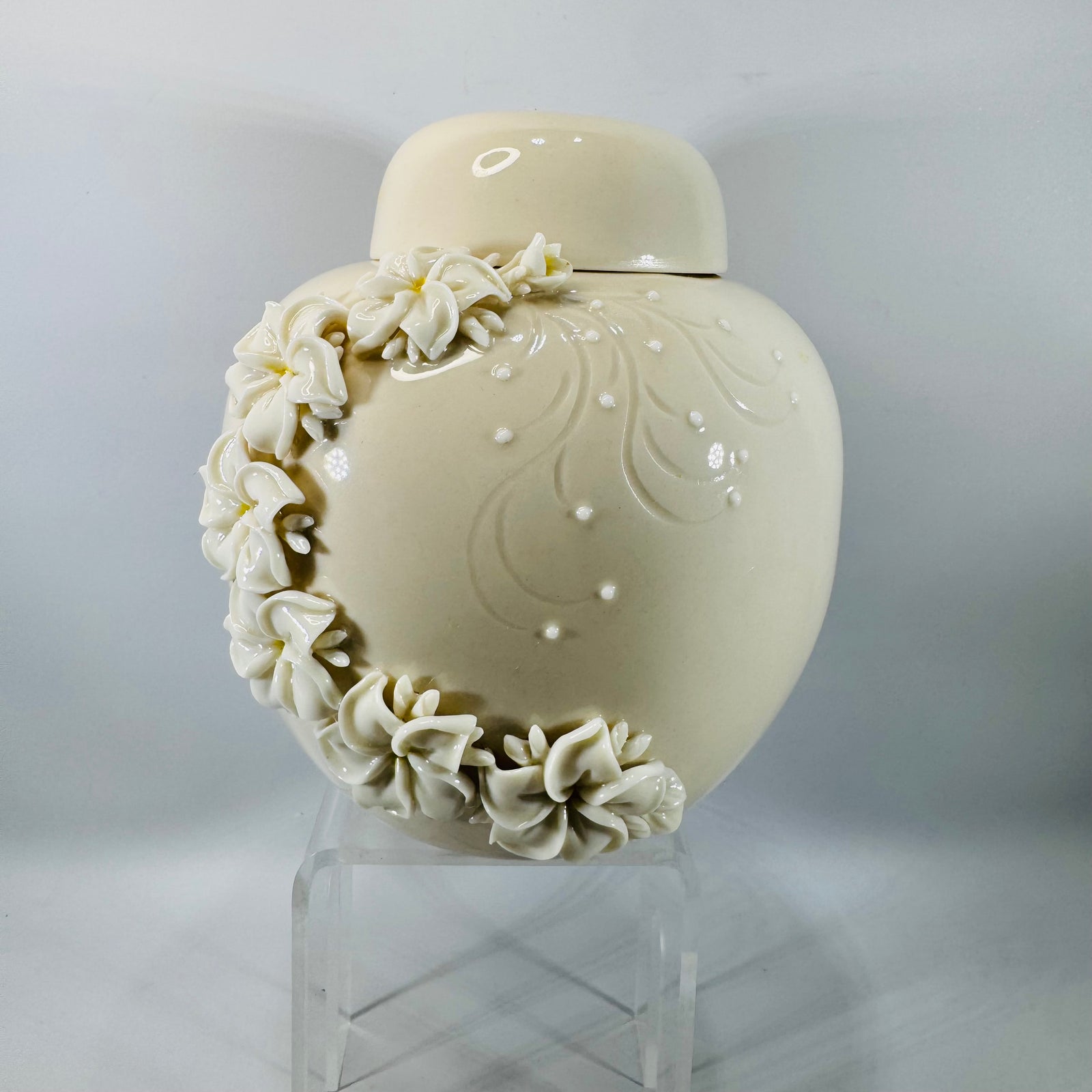Dorothy Okumoto Porcelain Ginger Jar, Hawaii Plumeria Floral Lidded Jar