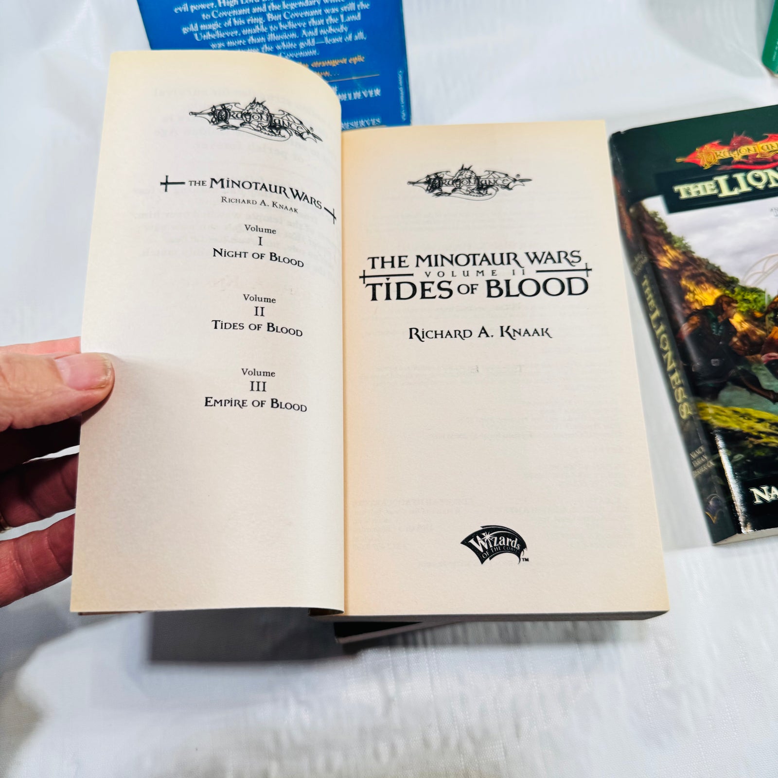 Title page of Dragonlance The Minotaur Wars Tides of Blood by Richard A. Knaak