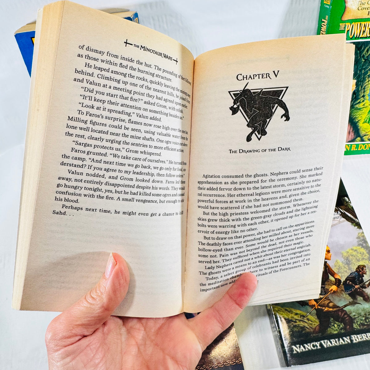 Chapter opening page inside a Dragonlance paperback