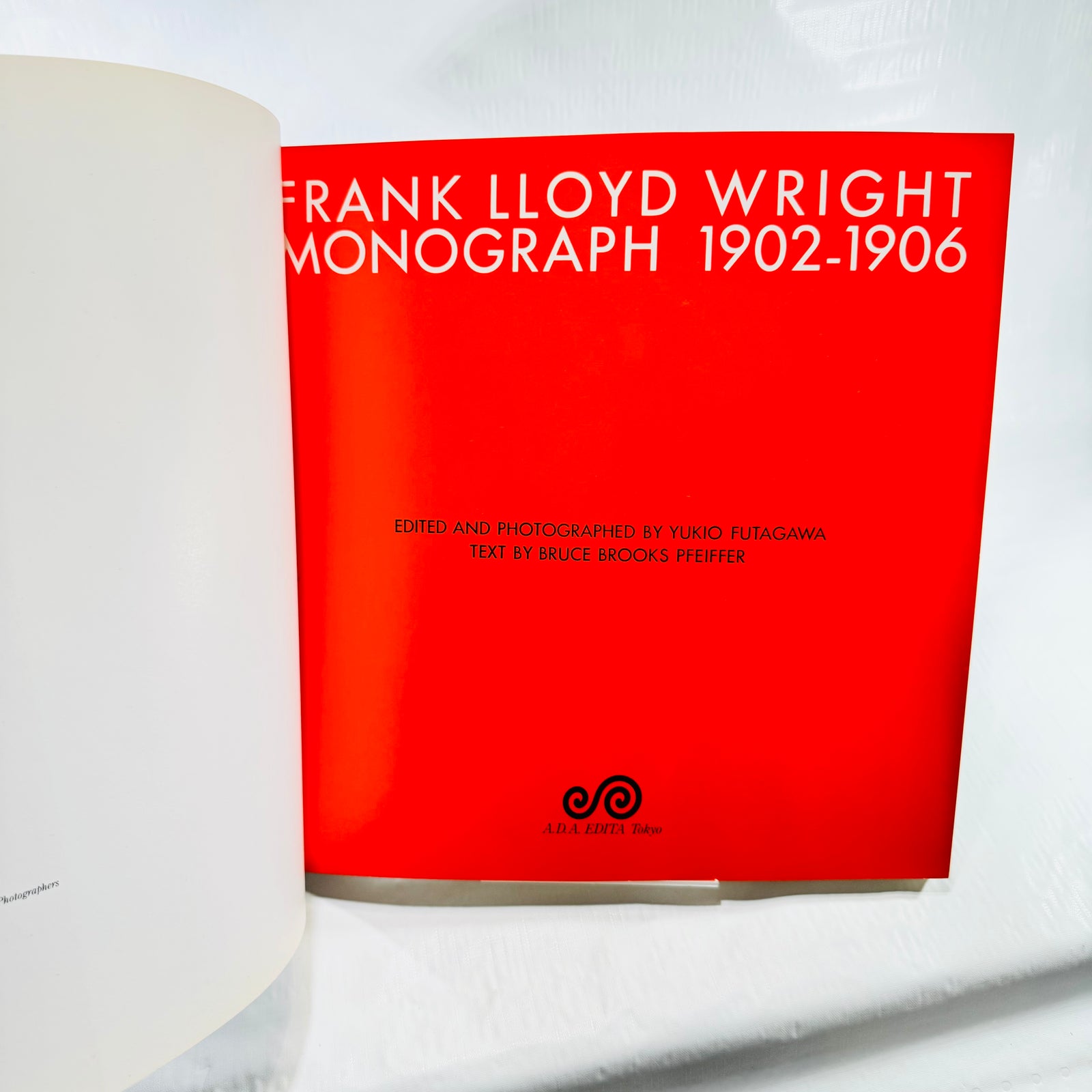 Red title page of Frank Lloyd Wright Monograph 1902-1906