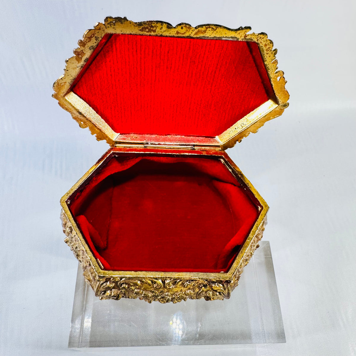 Vintage ornate gold tone metal jewelry casket with red fabric lining, photograph 3 of 9