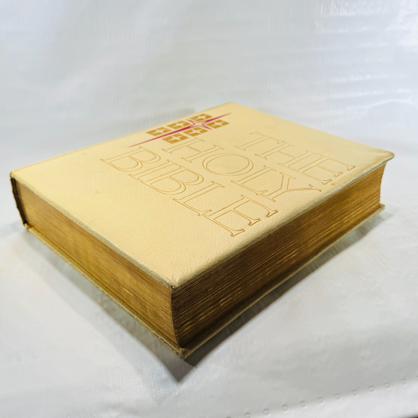 1961 Catholic Life Holy Bible closed book gilt edge