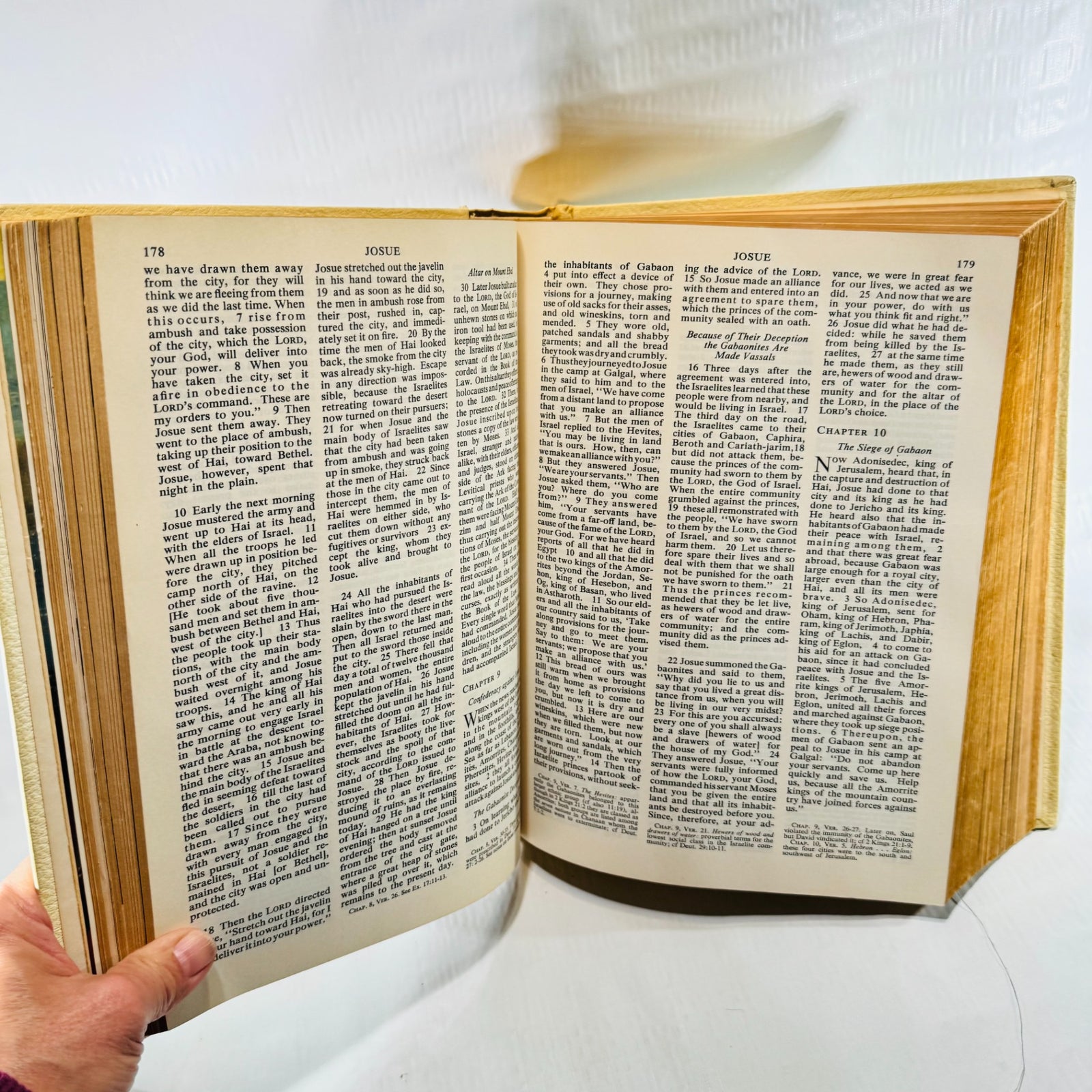 1961 Catholic Life Holy Bible josue text pages