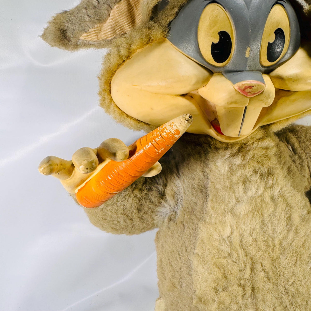 Vintage Mattel Talking Bugs Bunny Plush Toy 1960s – 24-Inch Looney Tunes Collectible with Posed Wire Legs & Carrot Feature