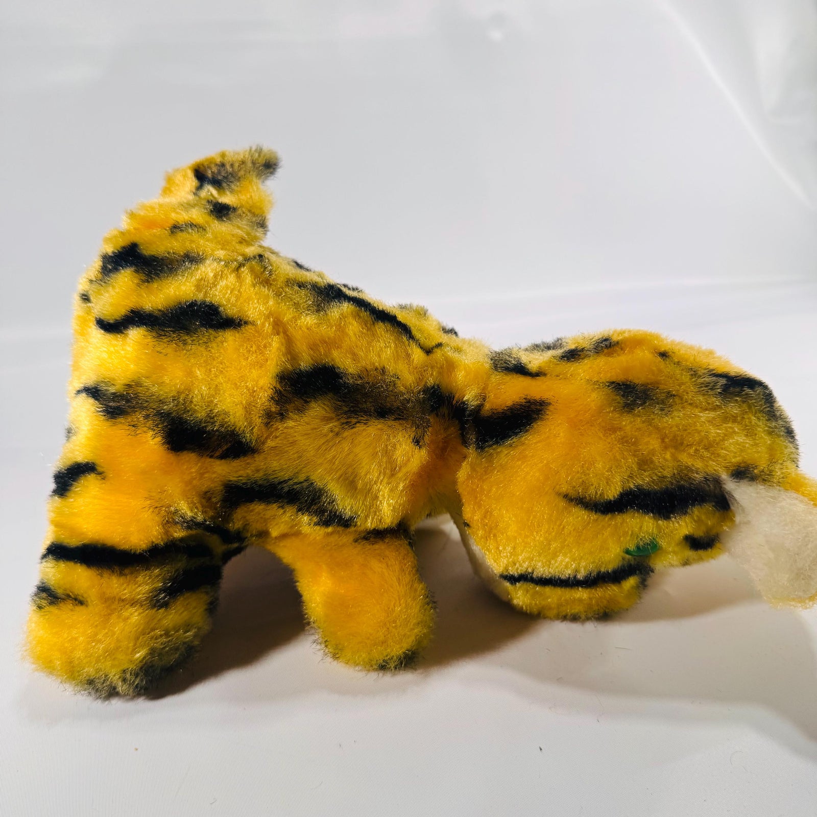 Vintage Commonwealth Creative Playthings Sitting Tiger Plush Toy – Orange & Black Striped Collectible with Bright Green Eyes
