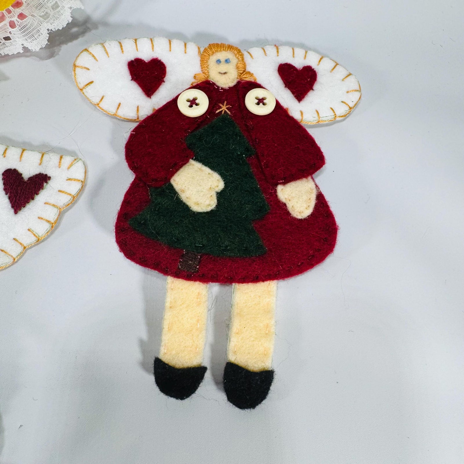 Set of 4 Handmade Felt Angel Ornaments – 1970s-90s Folk Art, 3 Flat 5x4 & 1 Plush 6", Primitive Christmas Decor, Holiday Kitch