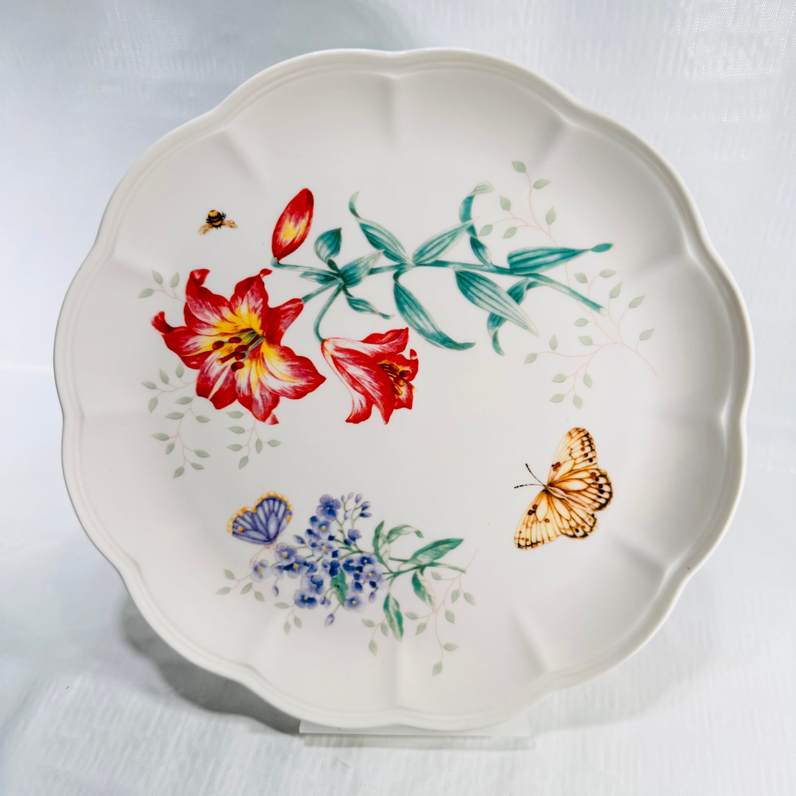 Lenox Butterfly Meadow Fritillary 11 inch dinner plate with red lilies and orange fritillary butterfly
