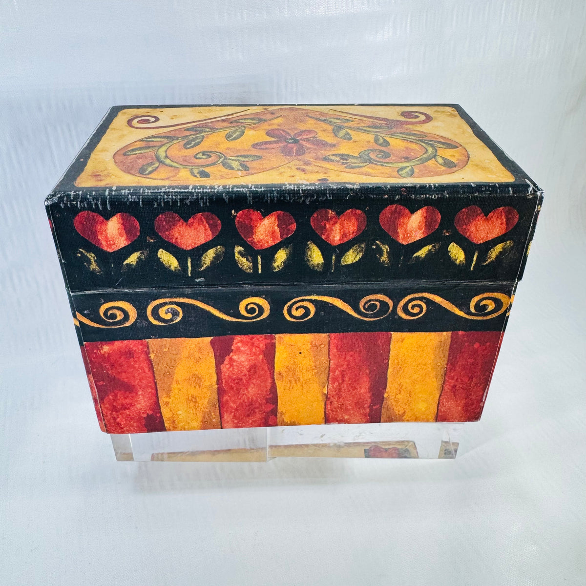 Angled front view of the Main Street Press recipe box with floral heart lid