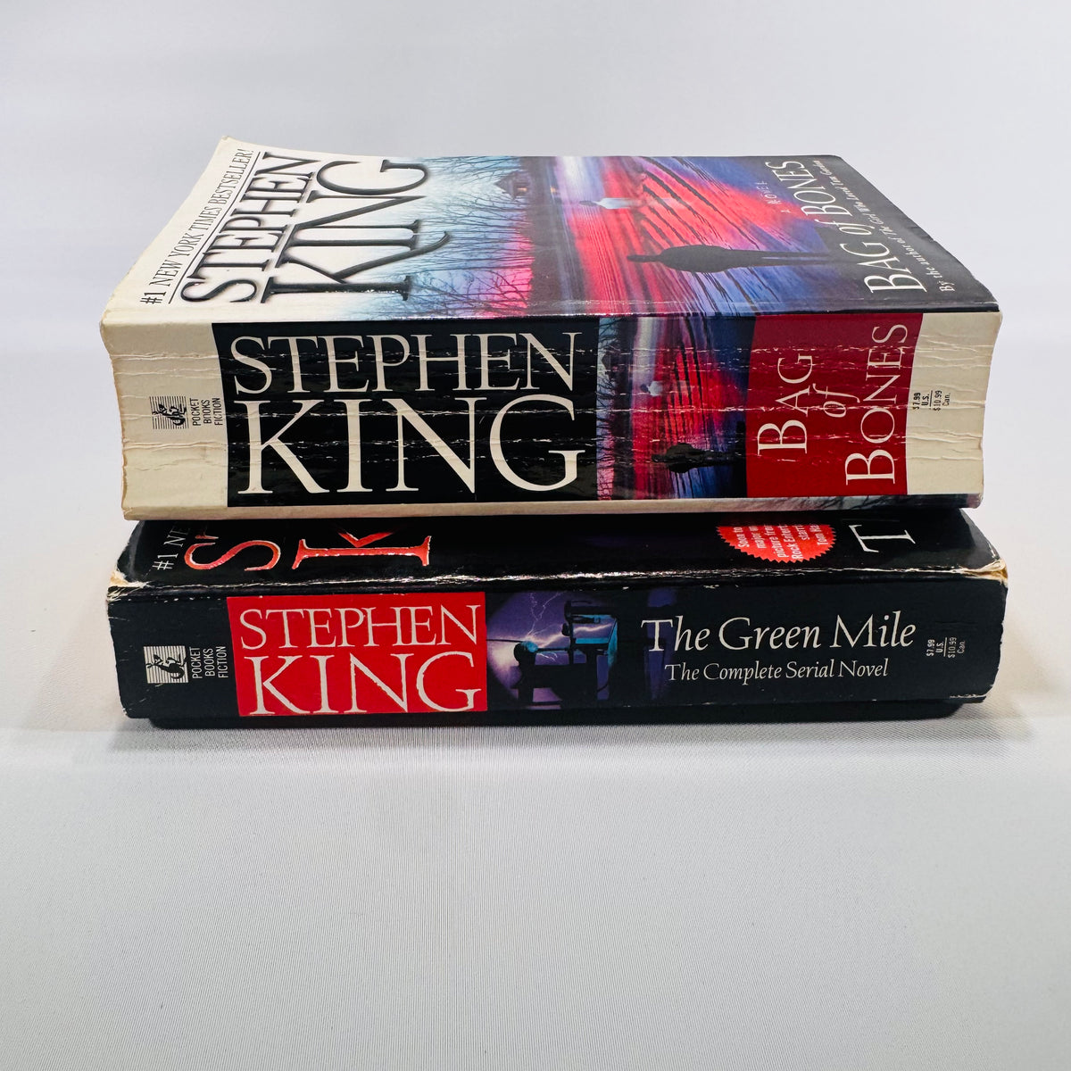 Two Stephen King Horror Paperbacks (1999), Bag of Bones and The Green Mile