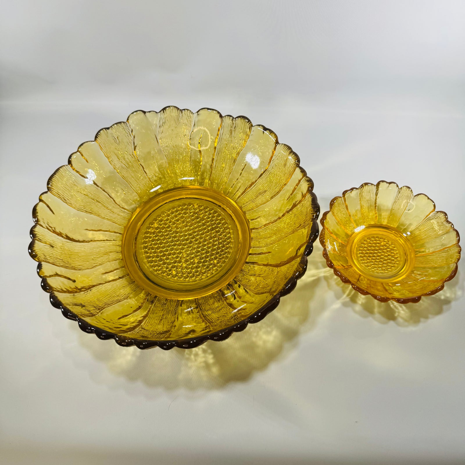 Vintage Anchor Hocking Amber Sunflower Bowls Honey Gold Glass Set