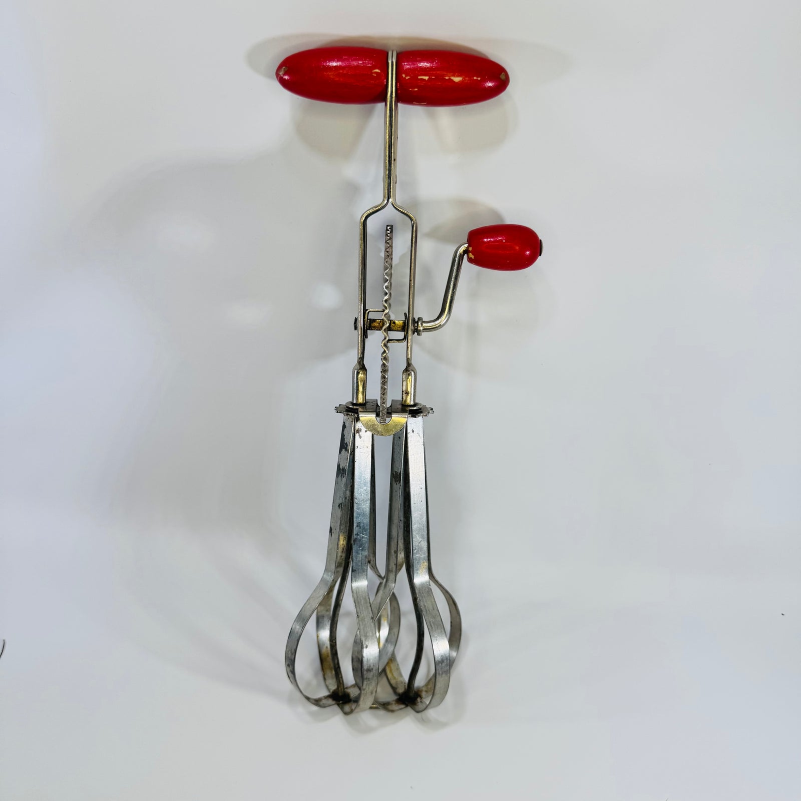 A&J EKCO High Speed Super Center Drive Rotary Hand Mixer 1940s Red Wood Handle Egg Beater Made in USA