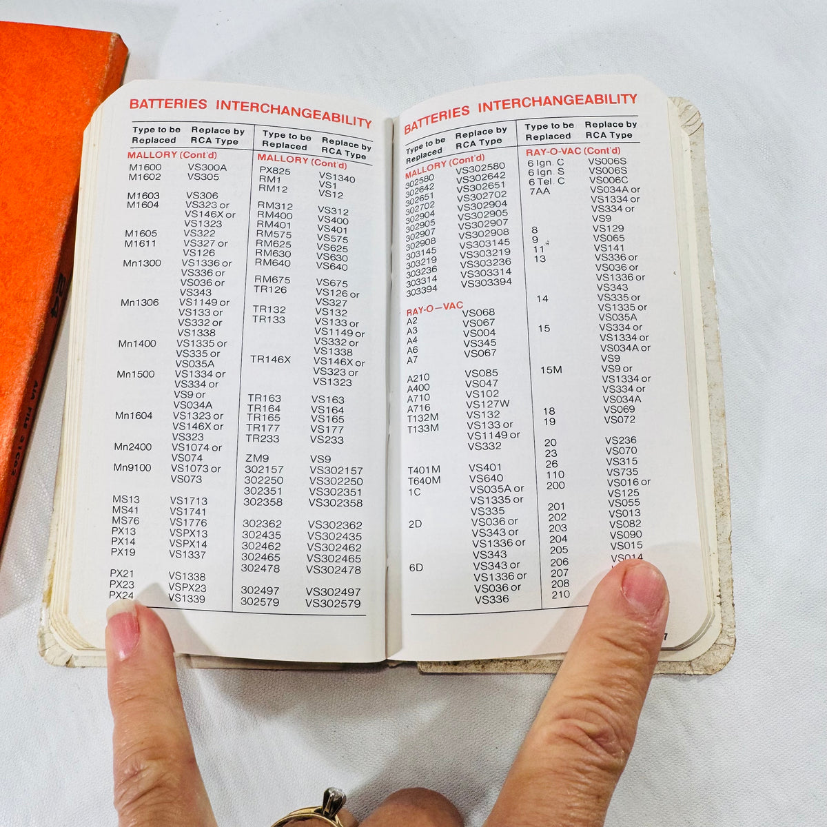 RCA batteries interchangeability chart pages for Mallory and Ray-O-Vac types.