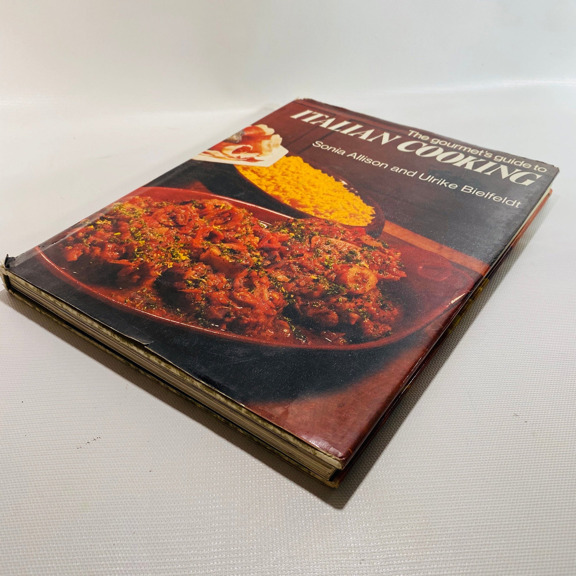 The Gourmet's Guide to Italian Cooking by Sonia Alison 1973 Vintage Book