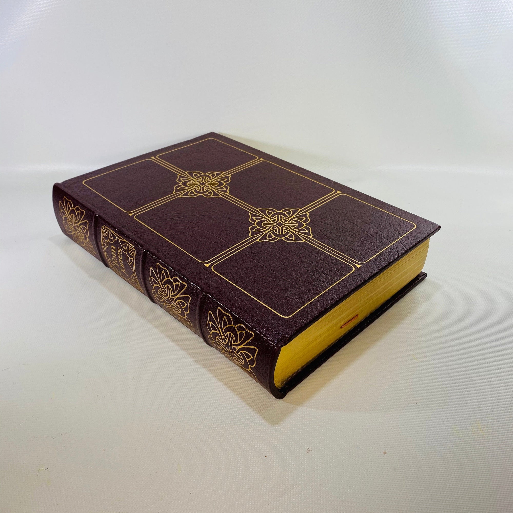 The History of Tom Jones A Foundling Novel by Henry Fielding 1979 Vintage Classic Easton Press Collectable Leather Bound Book Gold Gilt Page