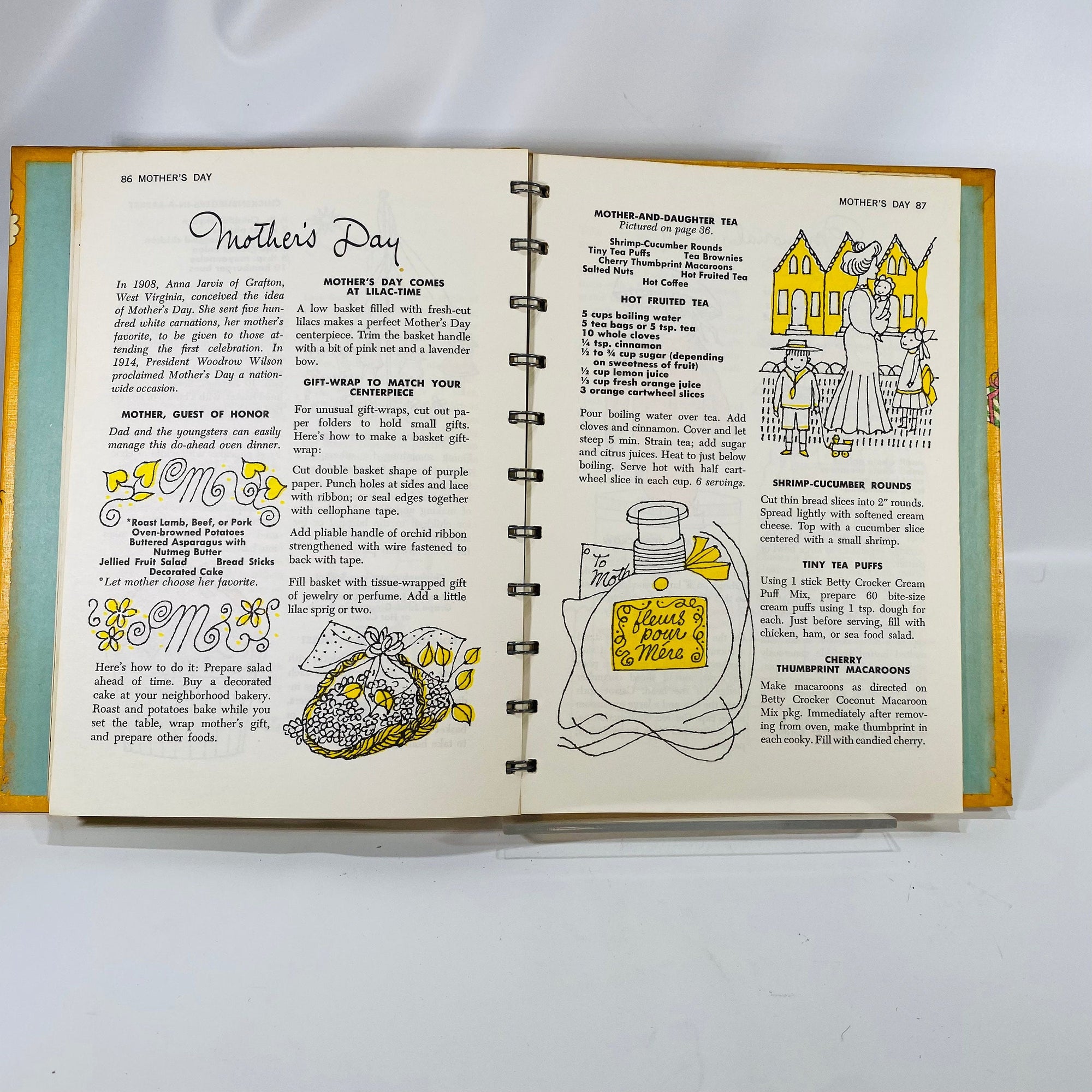 Betty Crocker Party Cookbook 1960 First Edition Golden Press  Vintage Cookbook