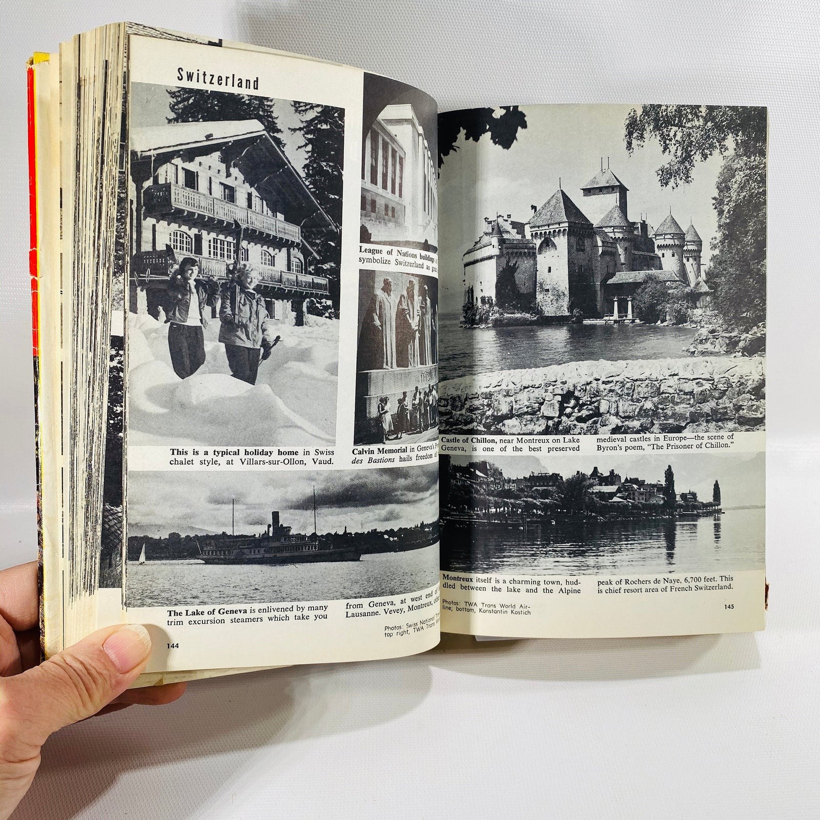 Around the World in 2,000 Pictures by A.Milton Runyon 1959