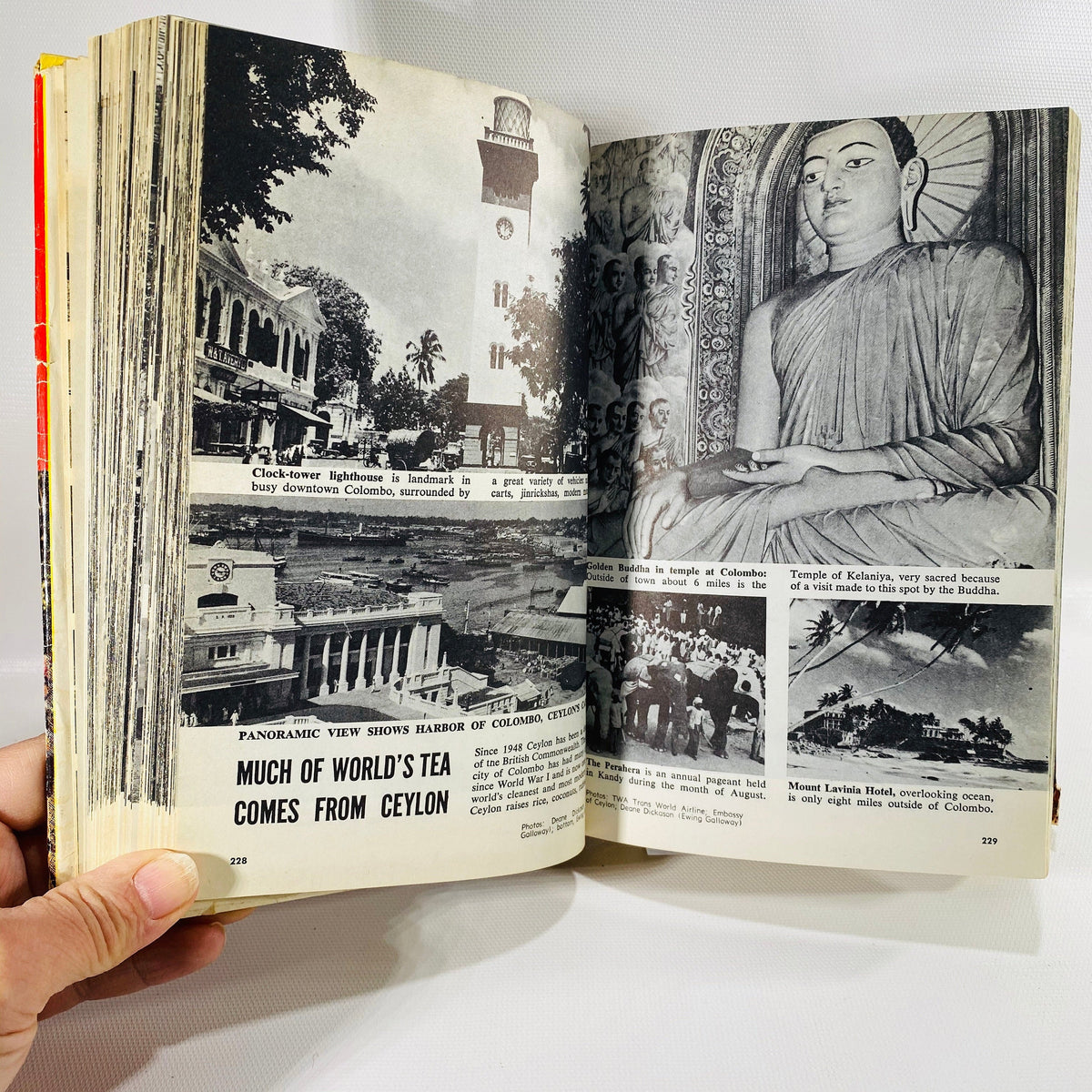 Around the World in 2,000 Pictures by A.Milton Runyon 1959