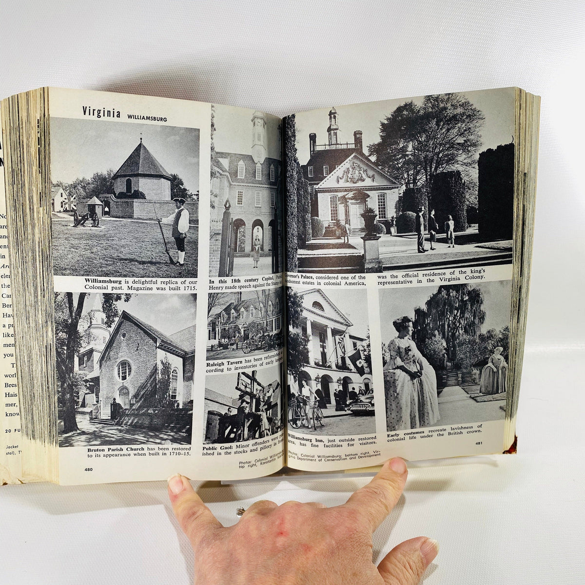 Around the World in 2,000 Pictures by A.Milton Runyon 1959