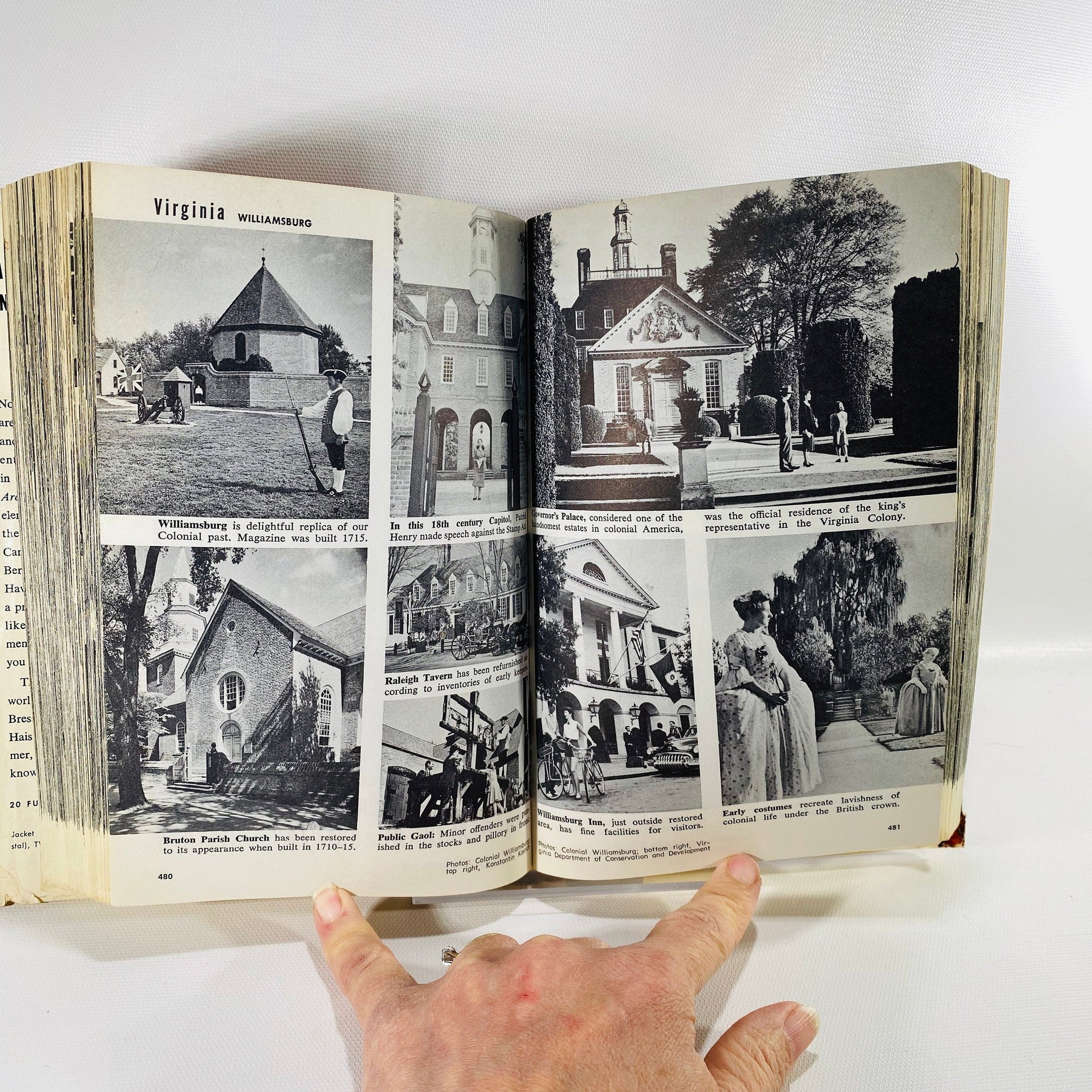 Around the World in 2,000 Pictures by A.Milton Runyon 1959