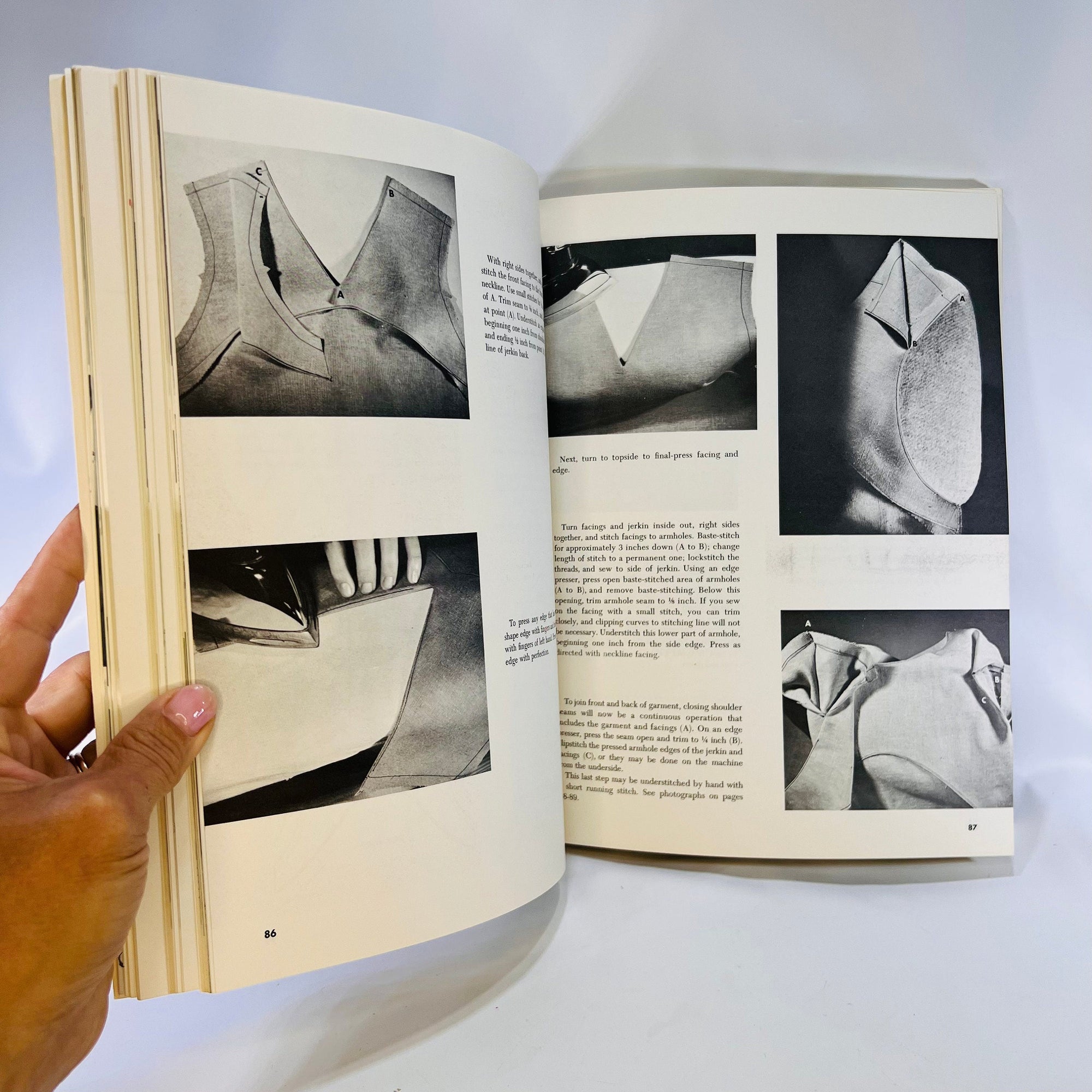 The Bishop Method of Clothing Construction revised by Bishop Arch 1966 J. B. Lippincott
