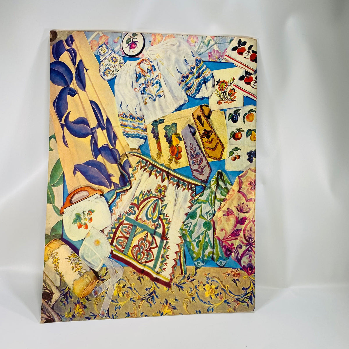 How to Paint on Textiles by Marion Van Zant 1950 published by Walter Foster