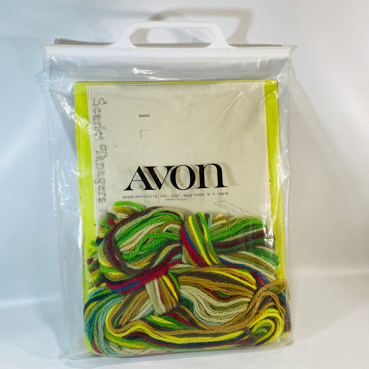Avon Creative Needlecraft Crewel Embroidery Scarlet Tanagers Picture  Kit 1974